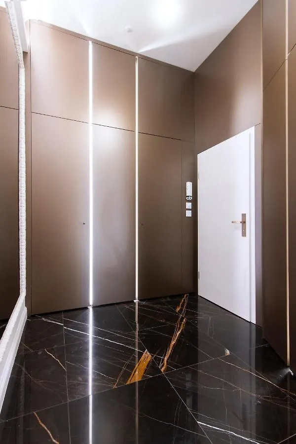 Antique Glam Apartment In Old Town Praha