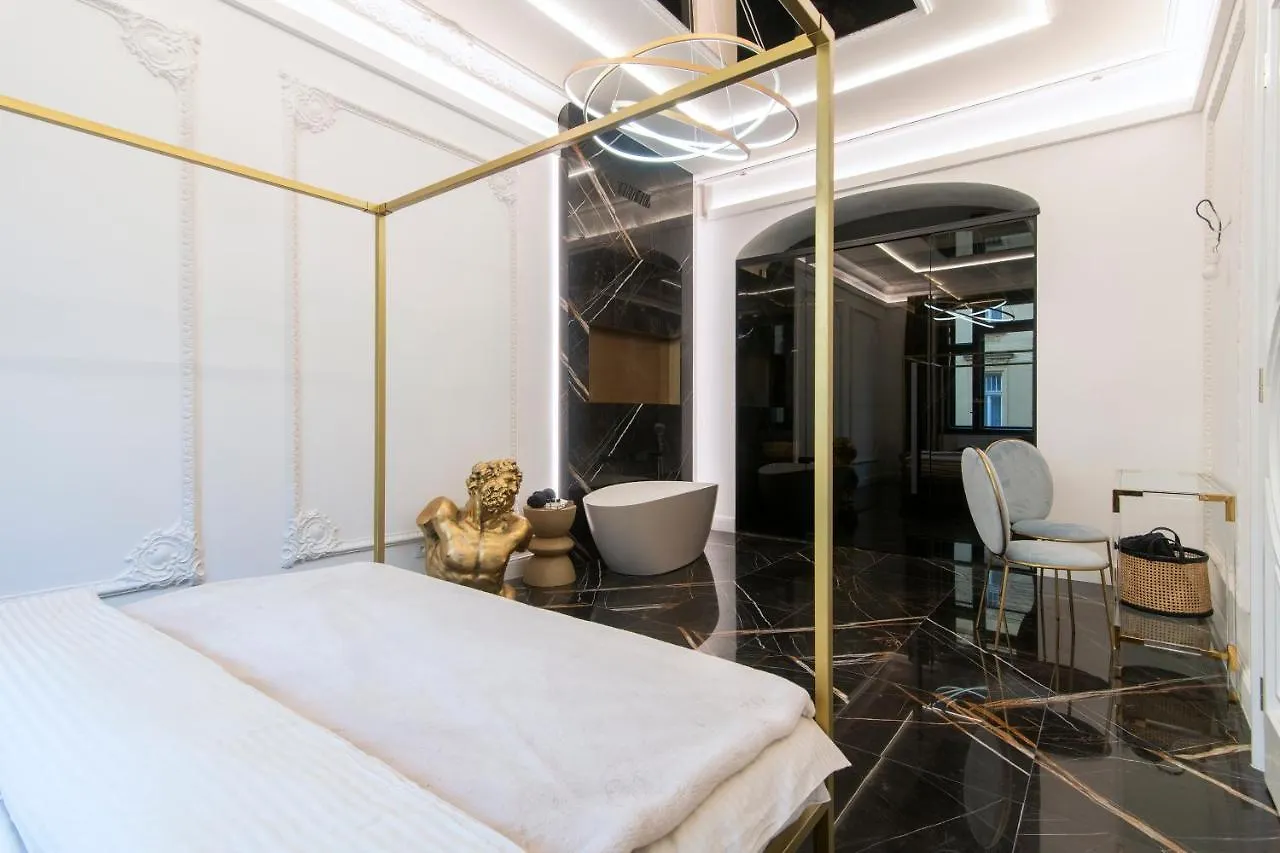 Antique Glam Apartment In Old Town Prague