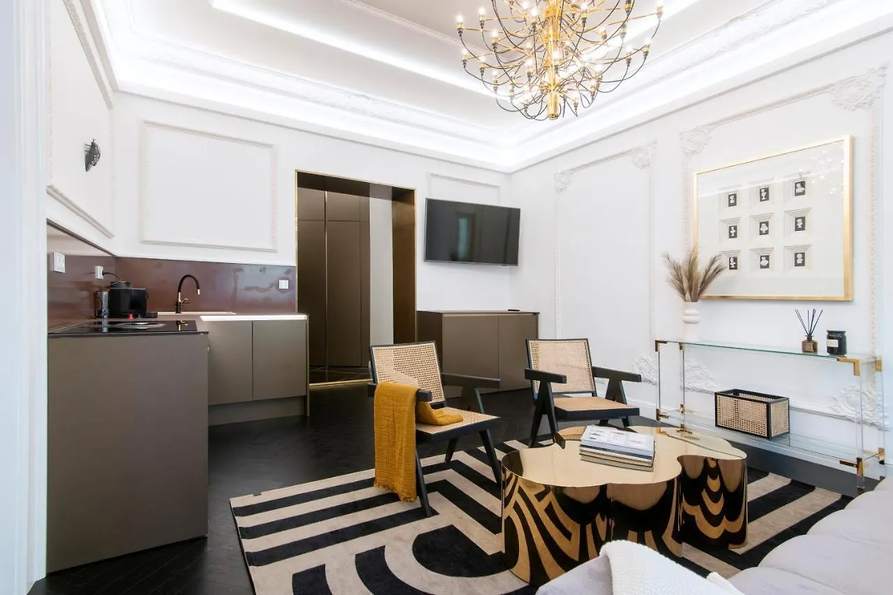 Antique Glam Apartment In Old Town Prague