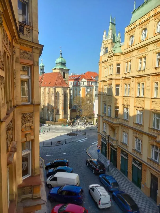 Antique Glam Apartment In Old Town Prague